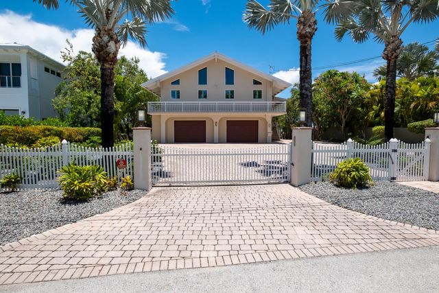 220 Tide Avenue, Plantation Key, FL 33070