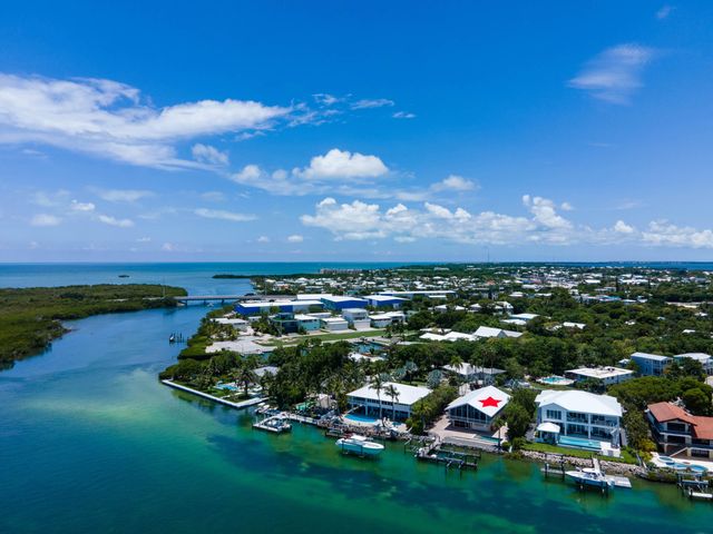 220 Tide Avenue, Plantation Key, FL 33070
