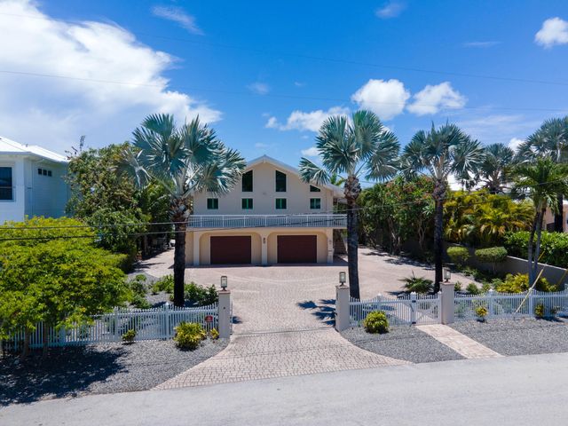 220 Tide Avenue, Plantation Key, FL 33070