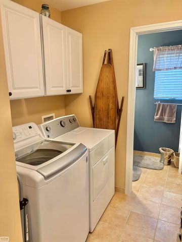 34904 Chickadee Ridge, Richmond, MI 48062