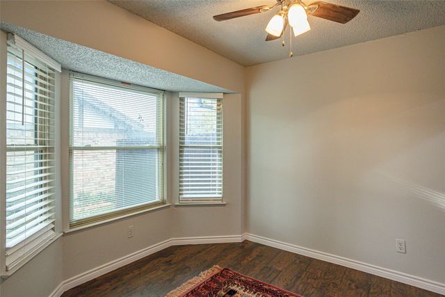 2302 Westpark Way Circle, Euless, TX 76040