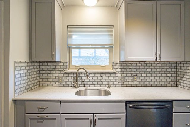 2302 Westpark Way Circle, Euless, TX 76040