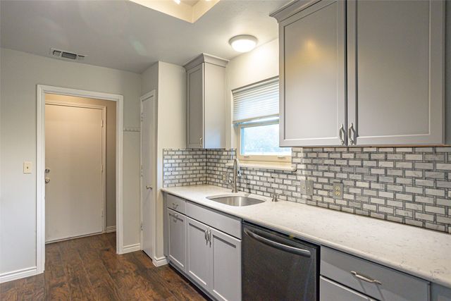 2302 Westpark Way Circle, Euless, TX 76040