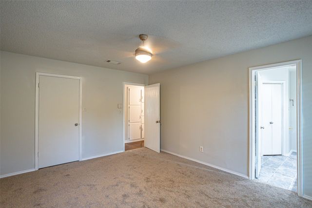 2302 Westpark Way Circle, Euless, TX 76040