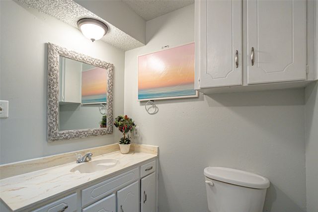 2302 Westpark Way Circle, Euless, TX 76040