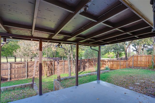 2302 Westpark Way Circle, Euless, TX 76040