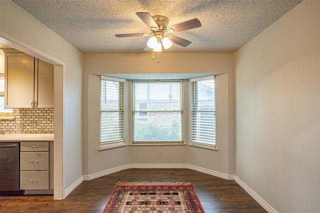 2302 Westpark Way Circle, Euless, TX 76040