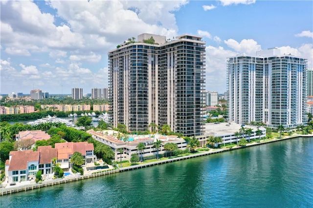19667 Turnberry Way 20gr, Miami, FL 33180