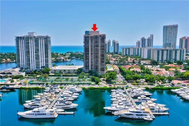 19667 Turnberry Way 20gr, Miami, FL 33180