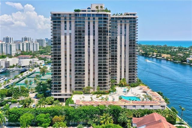 19667 Turnberry Way 20gr, Miami, FL 33180