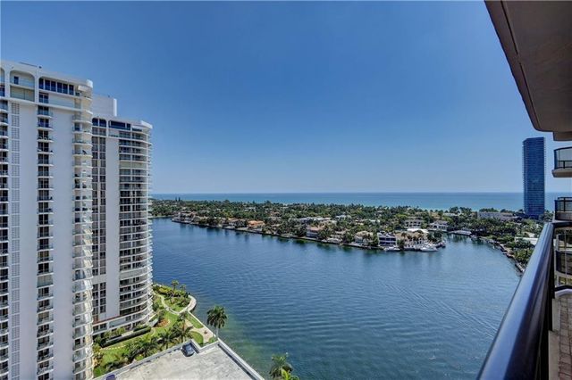 19667 Turnberry Way 20gr, Miami, FL 33180