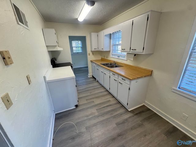 206 Surrey Road SW, Huntsville, AL 35801