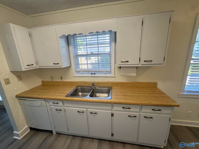 206 Surrey Road SW, Huntsville, AL 35801
