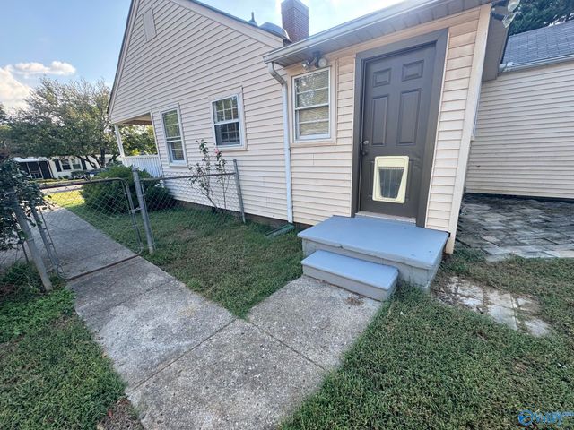 206 Surrey Road SW, Huntsville, AL 35801