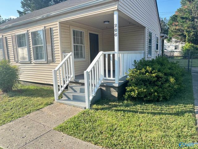 206 Surrey Road SW, Huntsville, AL 35801