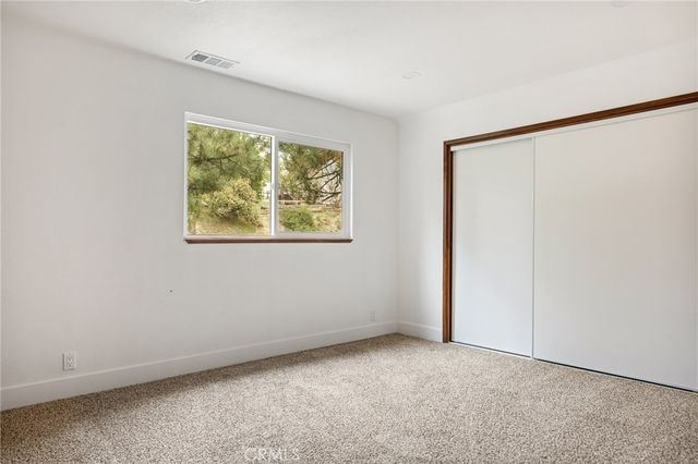 1076 Grass Valley Road, Lake Arrowhead, CA 92352