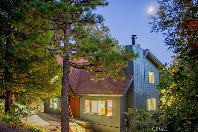 1076 Grass Valley Road, Lake Arrowhead, CA 92352