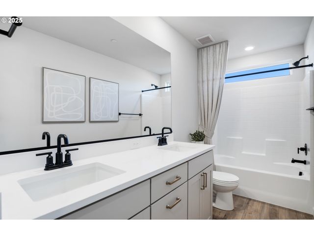 3945 W 4TH St, Washougal, WA 98671