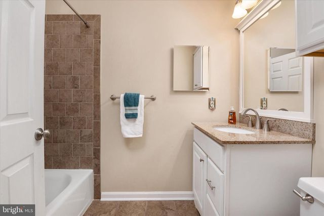 2008 BRIDGEPOINTE DR, Chester, MD 21619