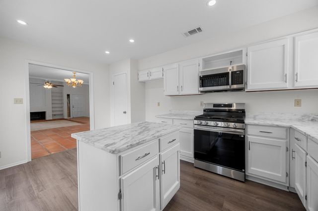 5225 LANGWOOD DR, Austin, TX 78754