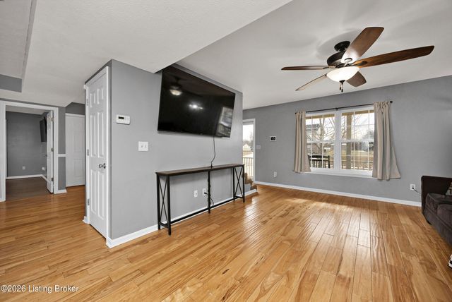 1117 Lobo Dr, Elizabethtown, KY 42701