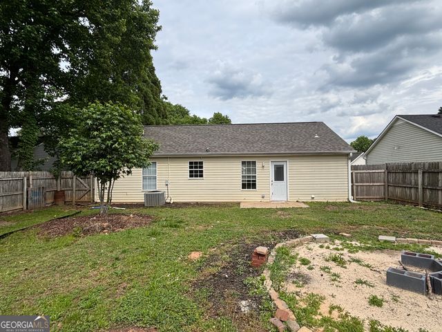286 Courtyard Circle, Winder, GA 30680