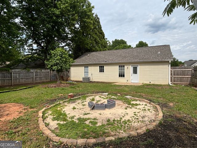 286 Courtyard Circle, Winder, GA 30680