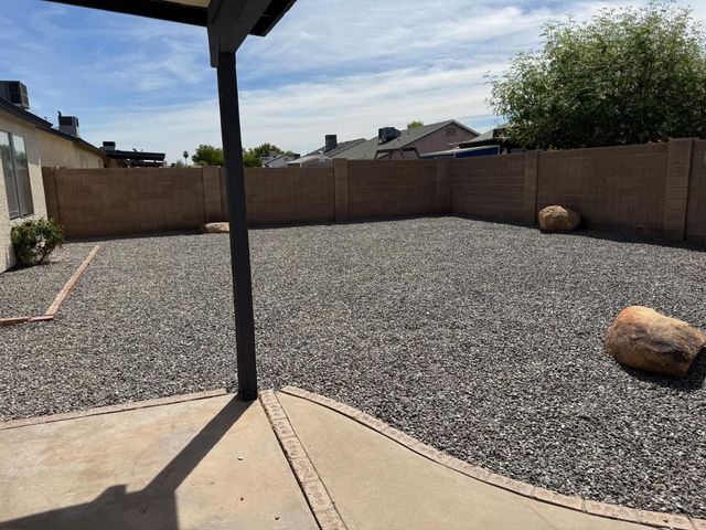 8565 W Tuckey Lane, Glendale, AZ 85305