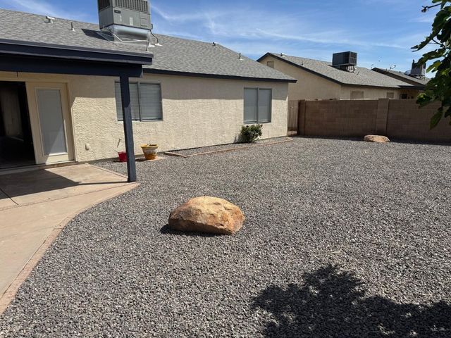 8565 W Tuckey Lane, Glendale, AZ 85305