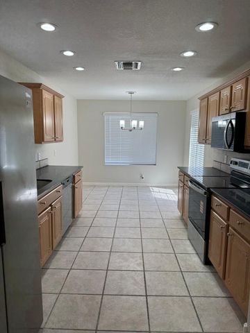 8565 W Tuckey Lane, Glendale, AZ 85305