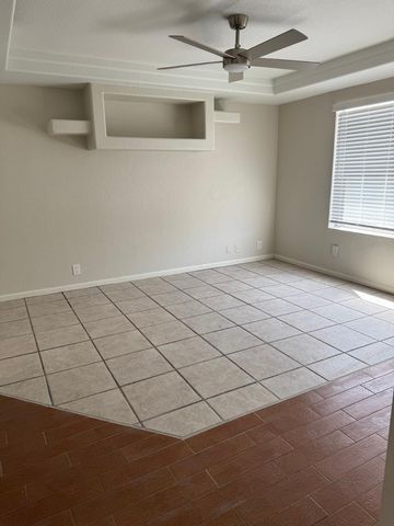 8565 W Tuckey Lane, Glendale, AZ 85305