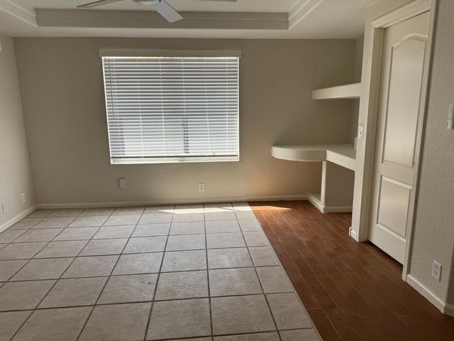 8565 W Tuckey Lane, Glendale, AZ 85305