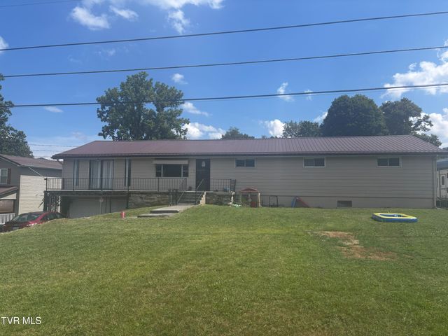 6002 Mew Road, Castlewood, VA 24224