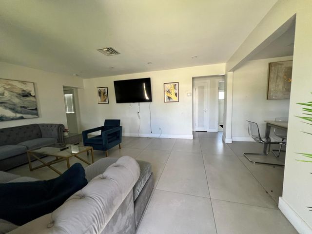 2217 NW 4th Avenue, Wilton Manors, FL 33311