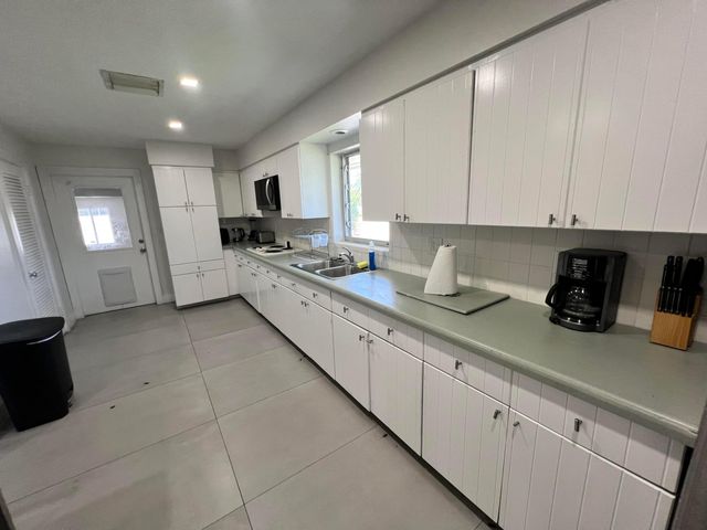 2217 NW 4th Avenue, Wilton Manors, FL 33311