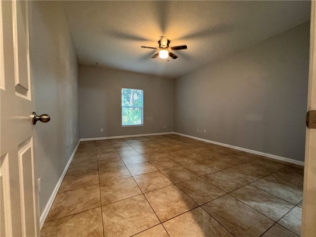 5274 Oakland Lake Circle, Fort Pierce, FL 34951