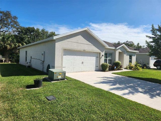 5274 Oakland Lake Circle, Fort Pierce, FL 34951