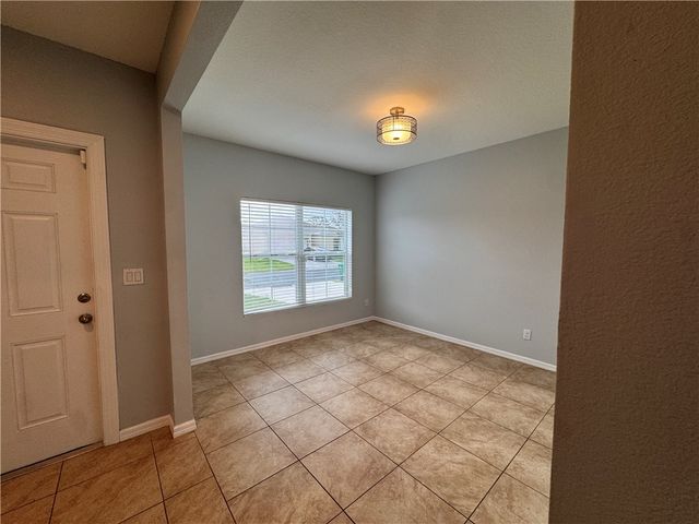 5274 Oakland Lake Circle, Fort Pierce, FL 34951