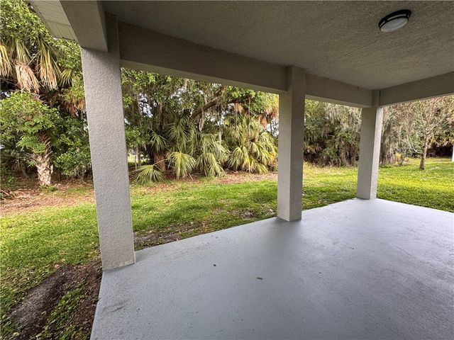 5274 Oakland Lake Circle, Fort Pierce, FL 34951