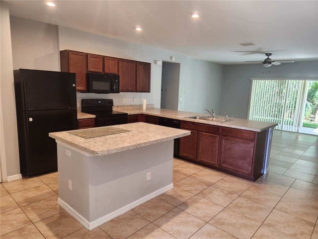 5274 Oakland Lake Circle, Fort Pierce, FL 34951