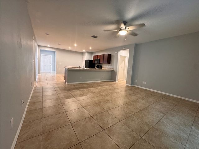 5274 Oakland Lake Circle, Fort Pierce, FL 34951
