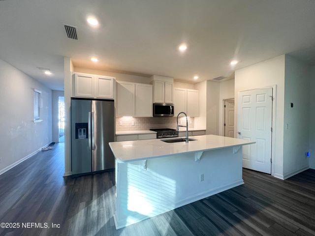 216 RAMBLING BROOK Trail, St. Johns, FL 32259