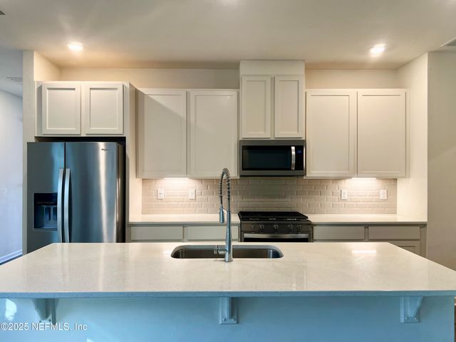 216 RAMBLING BROOK Trail, St. Johns, FL 32259