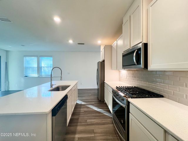 216 RAMBLING BROOK Trail, St. Johns, FL 32259