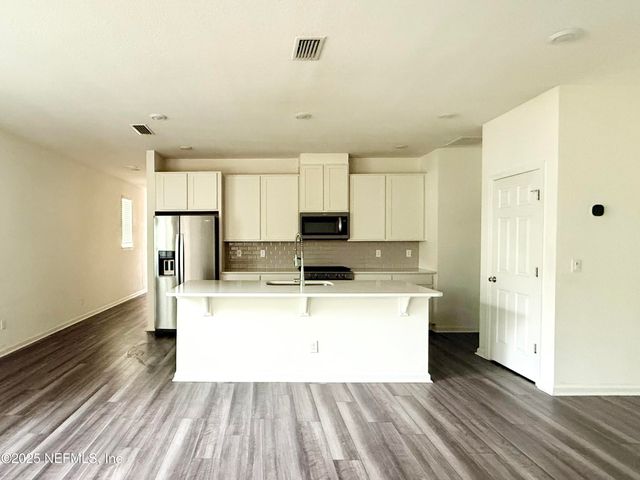 216 RAMBLING BROOK Trail, St. Johns, FL 32259