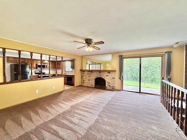 928 Columbia Drive, Janesville, WI 53546