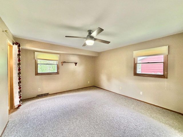 928 Columbia Drive, Janesville, WI 53546