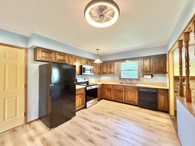 928 Columbia Drive, Janesville, WI 53546