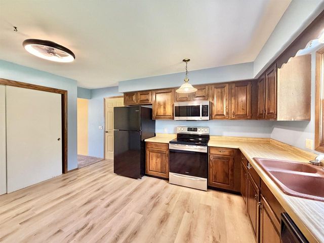 928 Columbia Drive, Janesville, WI 53546