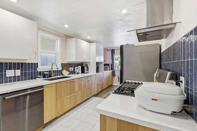 900 Golden Wheel Park Drive, San Jose, CA 95112